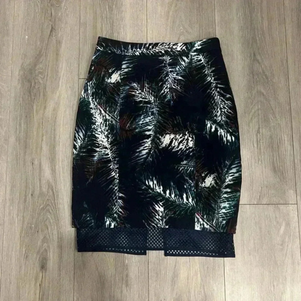 Club Monaco Slit Pencil Skirt​​​​​​​​​​​